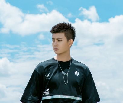 刚刚，就T恤涉嫌分裂中国问题，蔻驰,Coach官方回应了