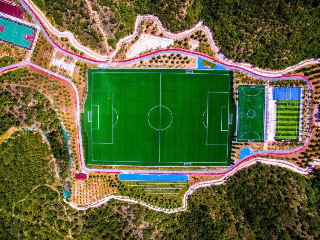 最漂亮的足球场外景,足球场超美视角