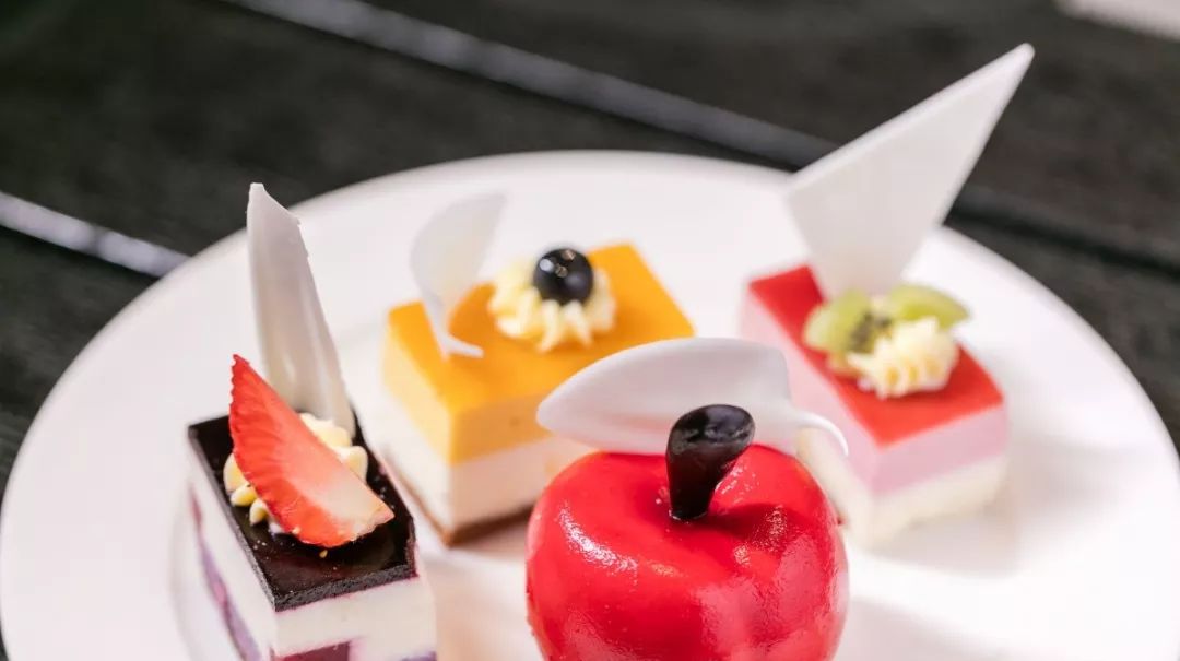 超豪华星级体验自助!129元即可体验360°江景环绕