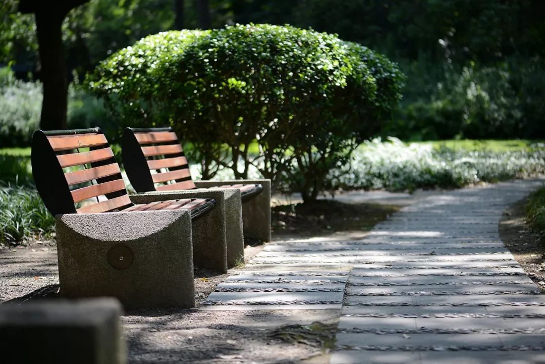 坐别人的热凳子会传染什么病,别人坐完的热凳子能坐吗