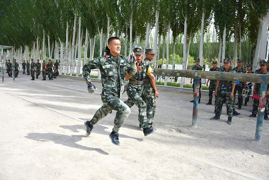 从这双手，带你走近一个有血性的特战队员