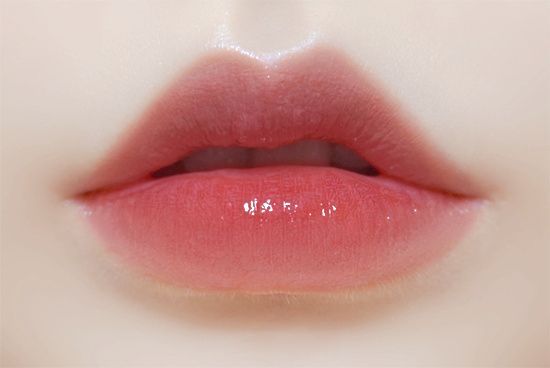 薄唇如何丰唇好看,丰唇使嘴唇变得更美