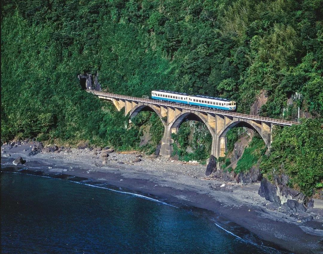 日本10条最好看电车线路,日本特急电车