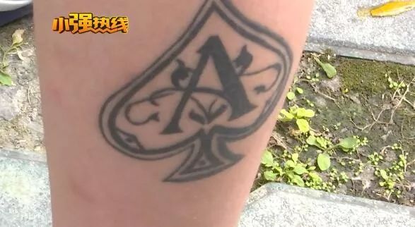 有纹身可以做空姐嘛,有纹身可以做空姐