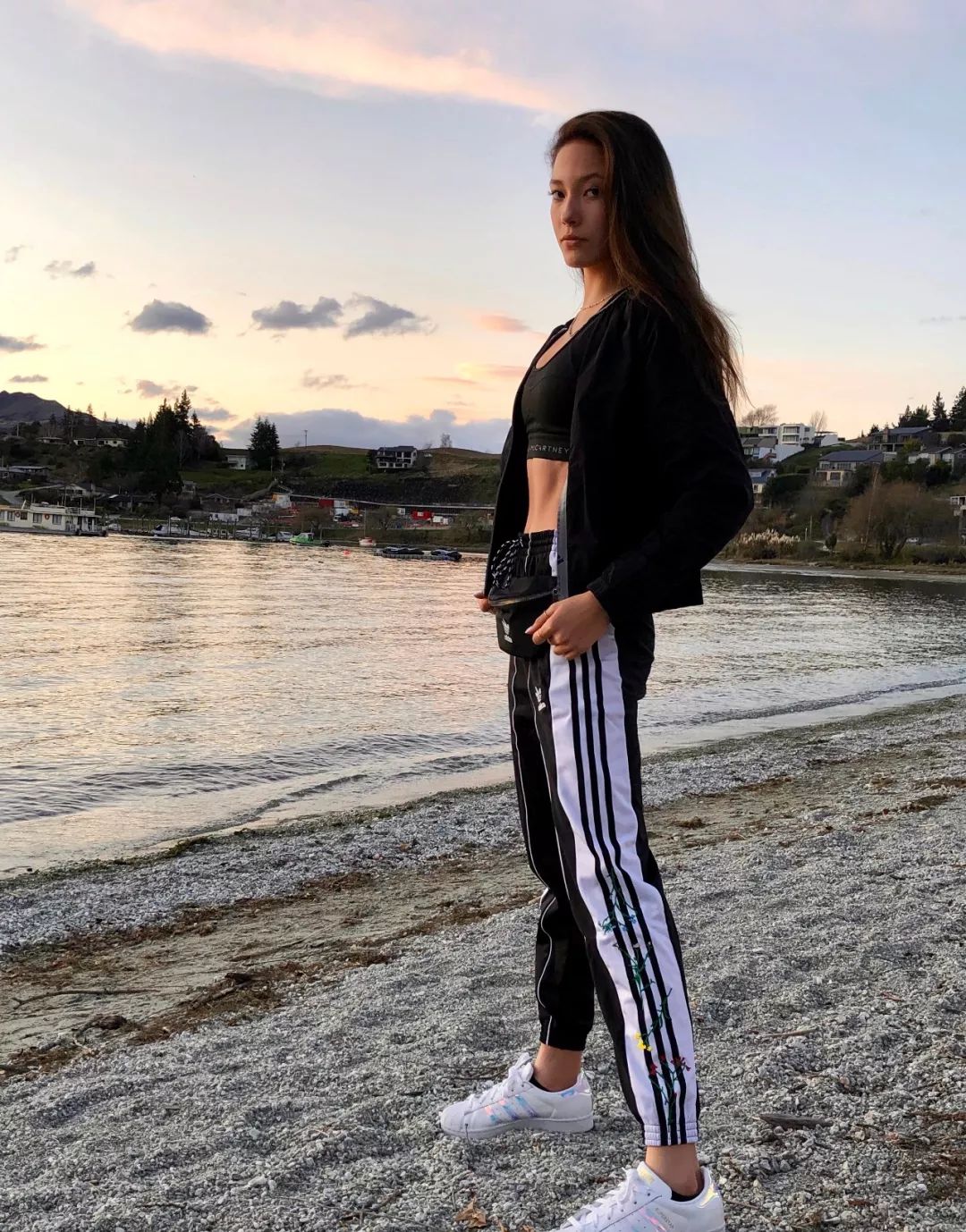 16岁姑娘放弃美籍中国夺冠,15岁混血女夺冠