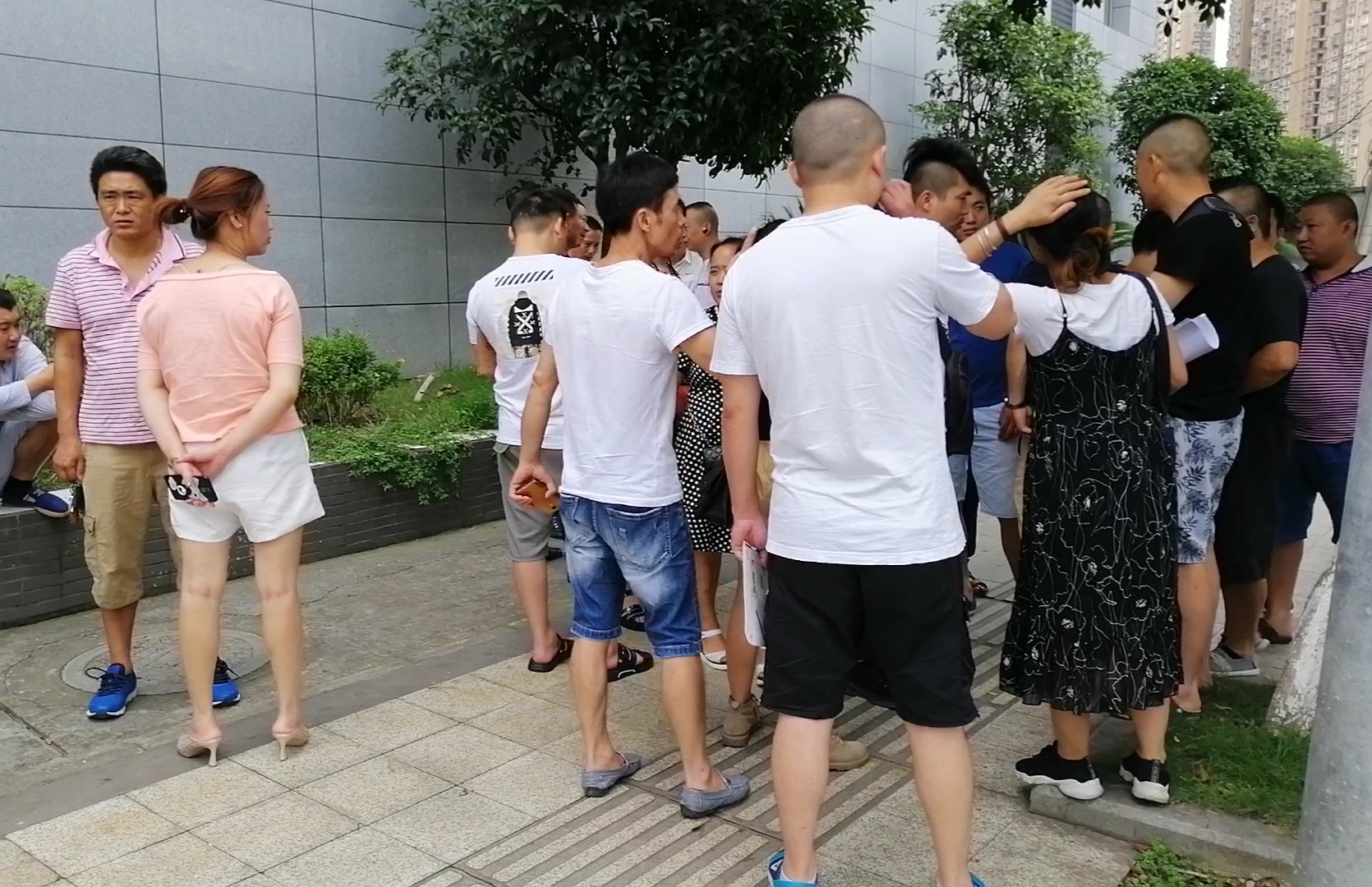 以租代购网约车车辆纠纷怎么解决,以租代购网约车被拖车