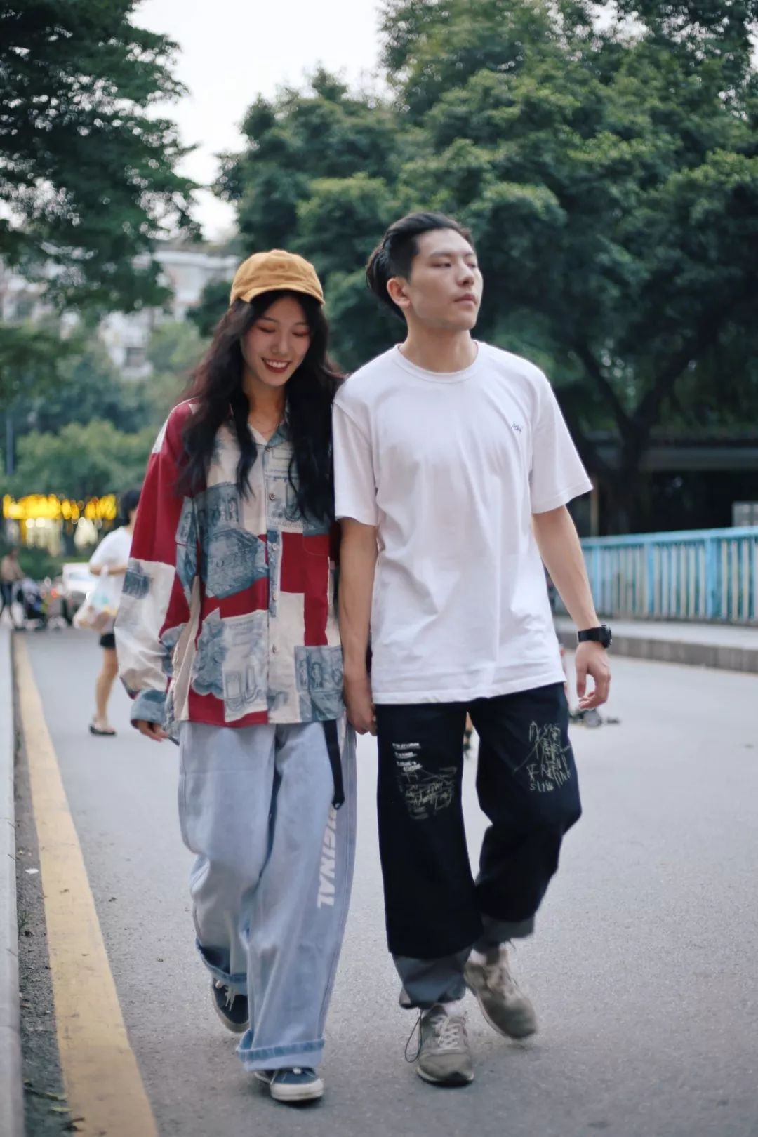 秋日牛仔的日常穿搭,初秋牛仔连衣裙搭配