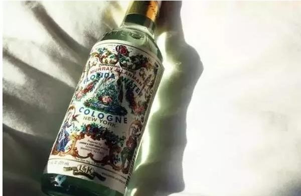 外国香水师评价中国六神花露水,老外把六神花露水当香水