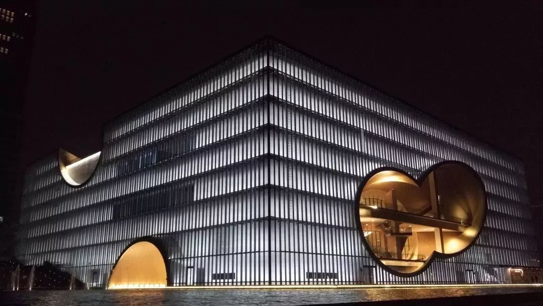 魔都这家精品酒店,看魔都全景的酒店