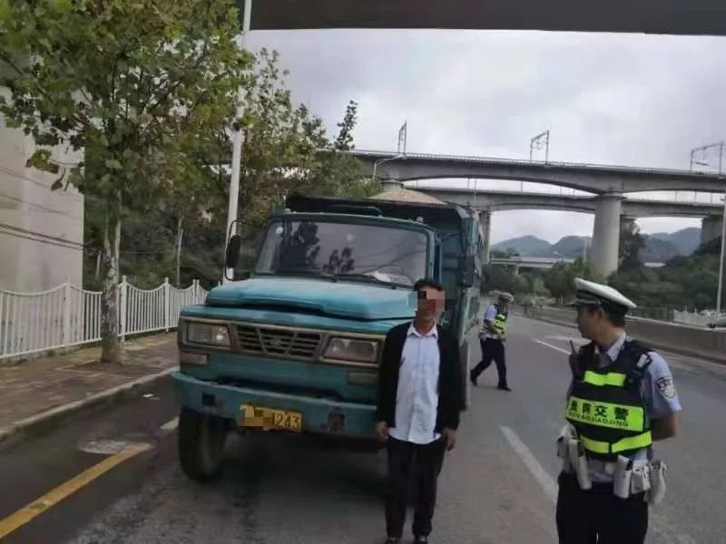 同样都在盐沙大道他们的表现天差地别