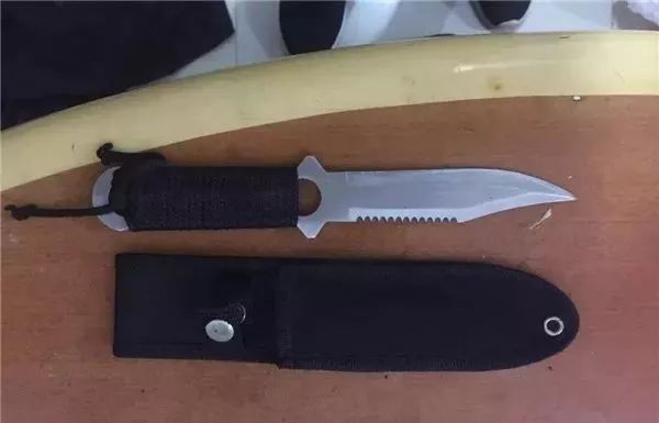 鍑屾櫒3鐐瑰コ瀛愬惉瑙佹嫧鎵撶數璇濈殑澹伴煶,鍙挌鎵嬫満閾冨０濂冲