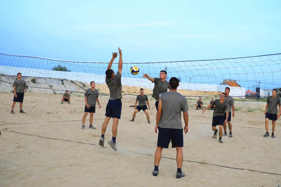 沙滩足球怎么踢,沙滩足球踢头