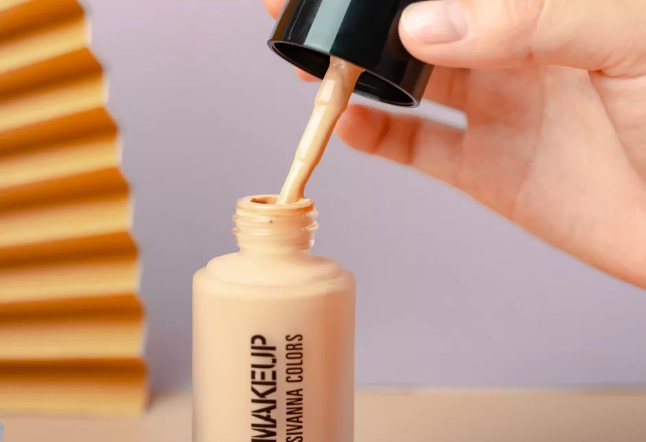 告别厚重卡粉干净底妆2步就行,拯救底妆斑驳卡粉