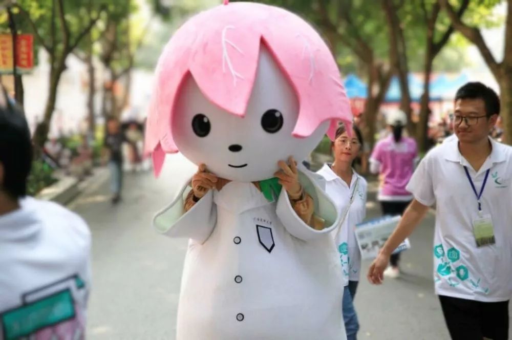 一中新生报到,新生报到迎新生