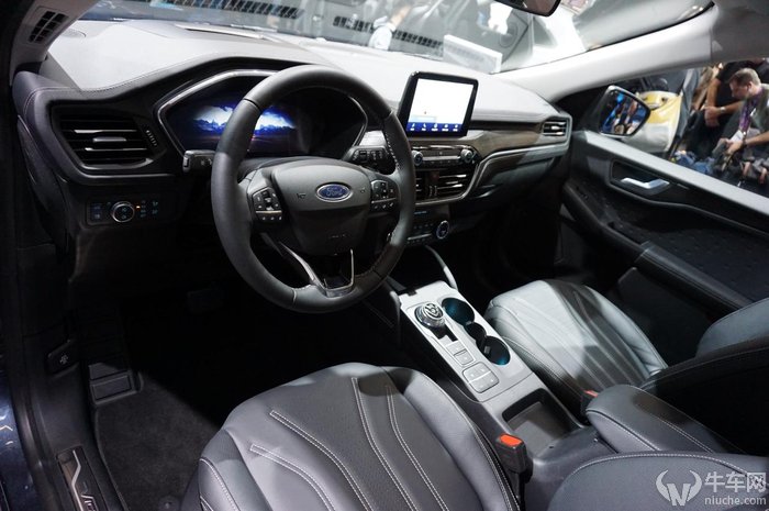 法兰克福车展：更精致饱满实拍福特全新一代Kuga（翼虎）