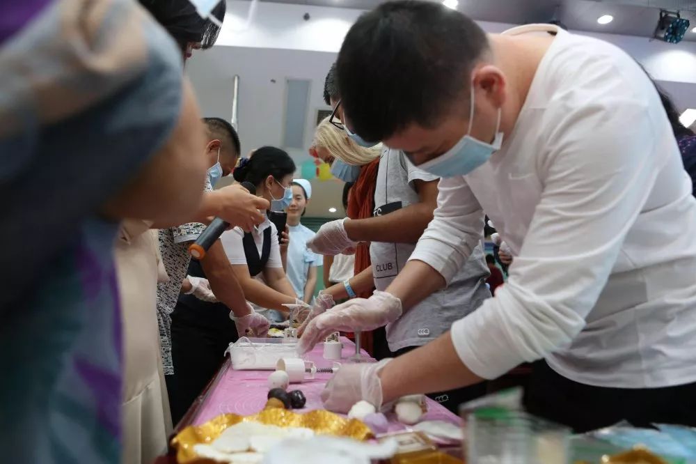 希望在复大，情浓意更浓