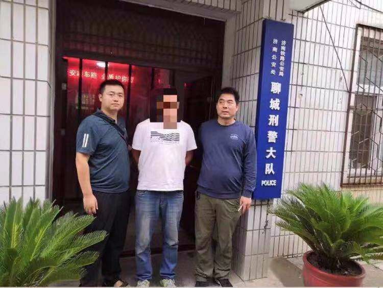 中秋我在岗公安团圆饭,中秋佳节我在岗万家灯火我守护