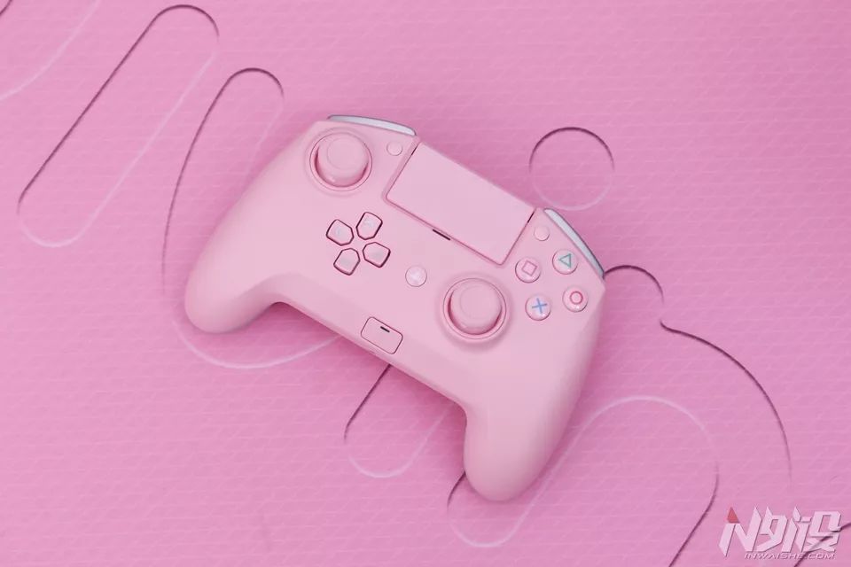 雷蛇razer游戏手柄测评,razer雷蛇飓兽竞技版ps4手柄