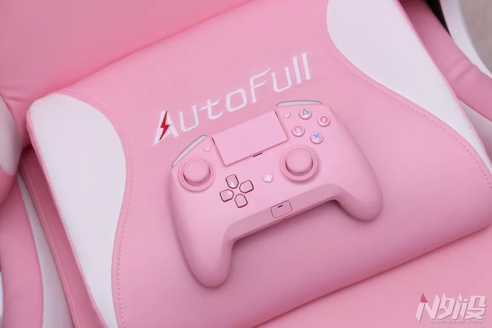 雷蛇razer游戏手柄测评,razer雷蛇飓兽竞技版ps4手柄