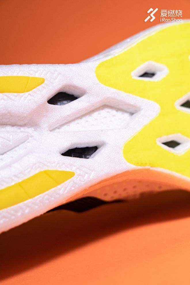 李宁马拉松专业跑鞋推荐飞电跑鞋,李宁竞速跑鞋哪个系列最好