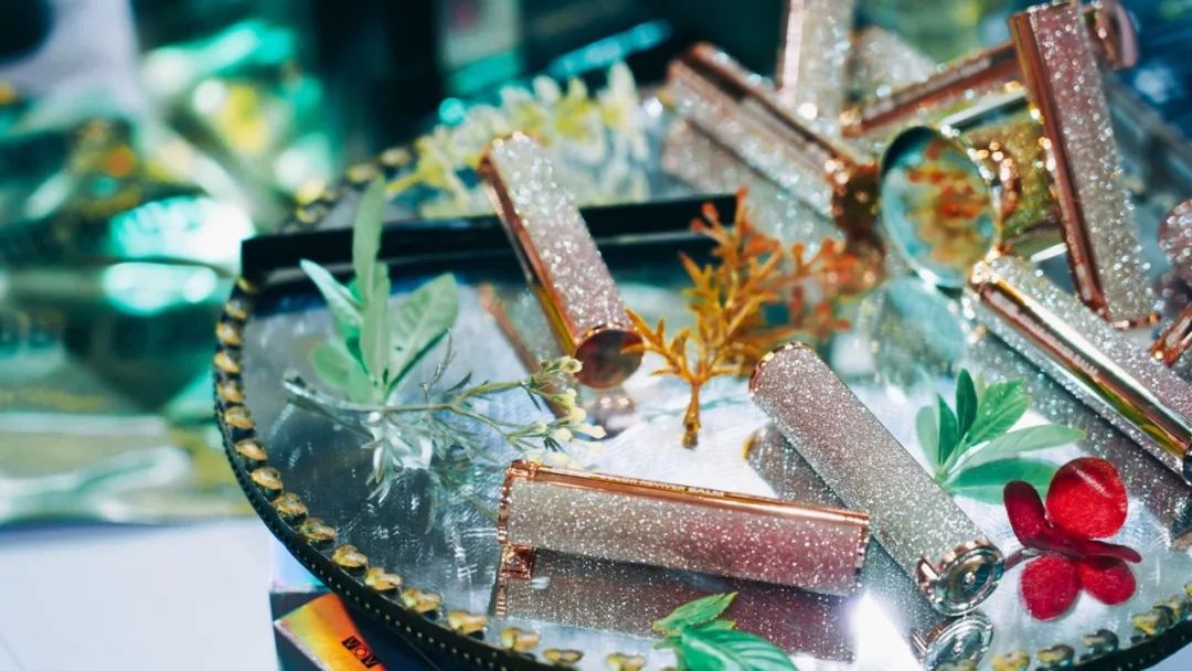 沙漠唇专用唇膏,沙漠唇滋润口红