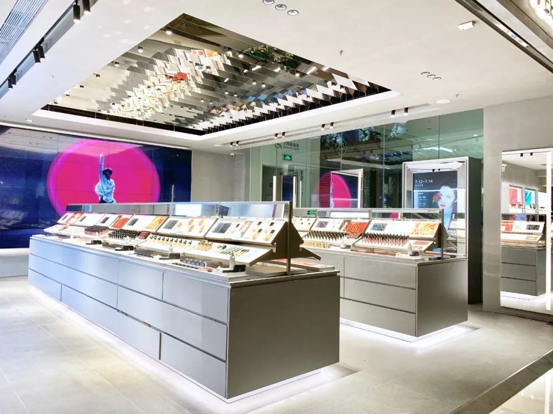 OMG！李佳琦狂捧的国货之光来赛格了！100块能买一堆？