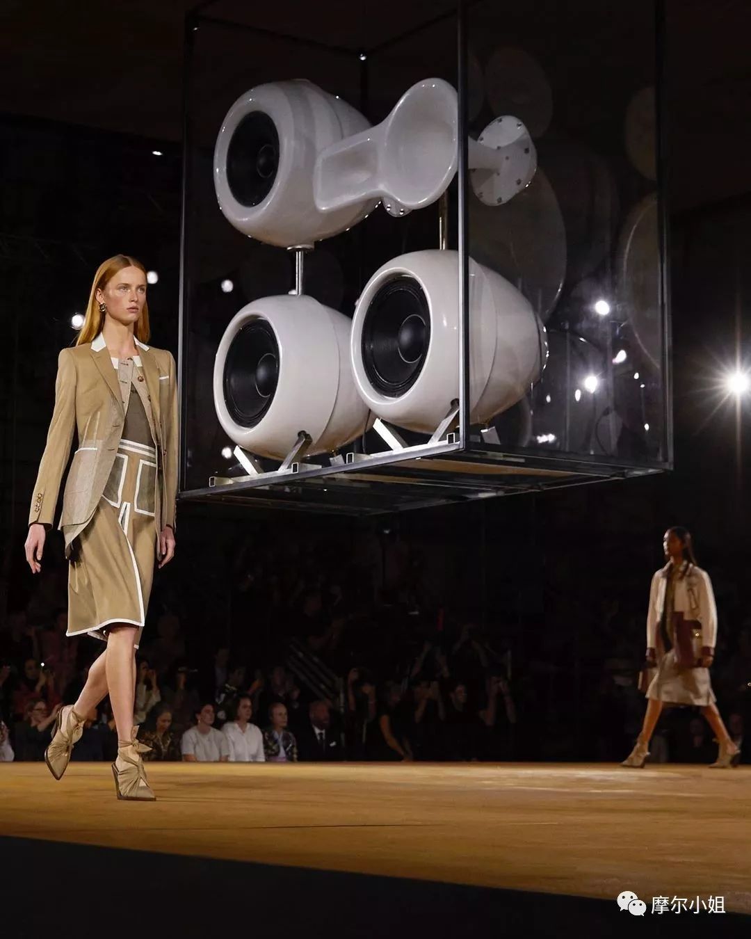 米兰时装周妮可基德曼,米兰时装周惊喜连连