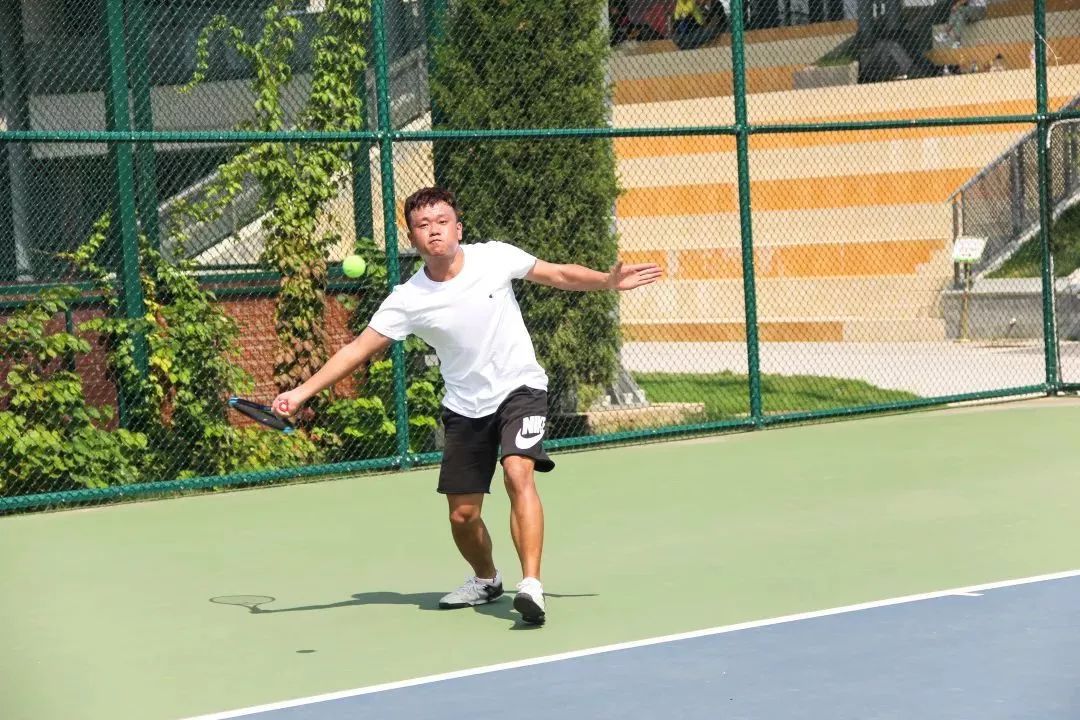 这两天西安奥体中心什么活动,西安陆港运动公园足球比赛