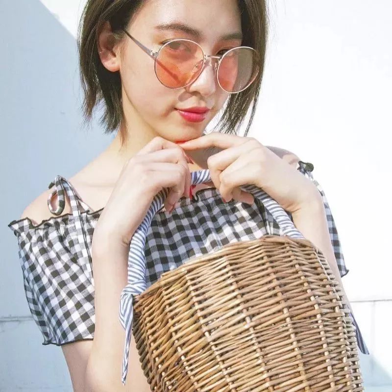 三吉彩花的妆容,可盐可酷可爱可温柔