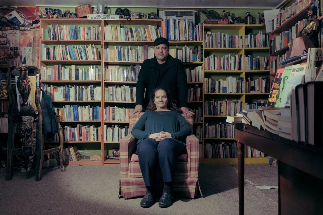 书店肖像摄影师,书店摄影人像