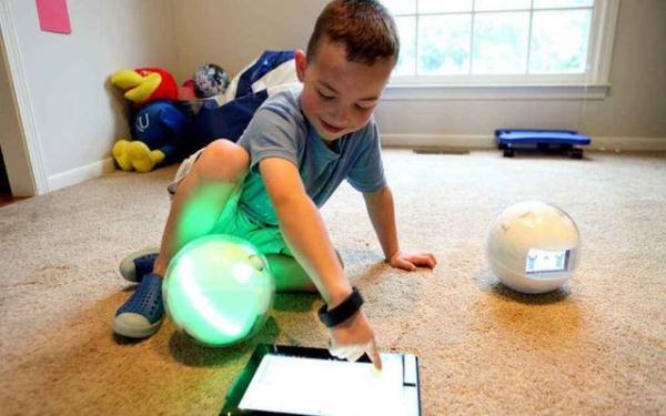 适合自闭症儿童的亲子游戏,自闭症儿童的社交能力与亲子游戏