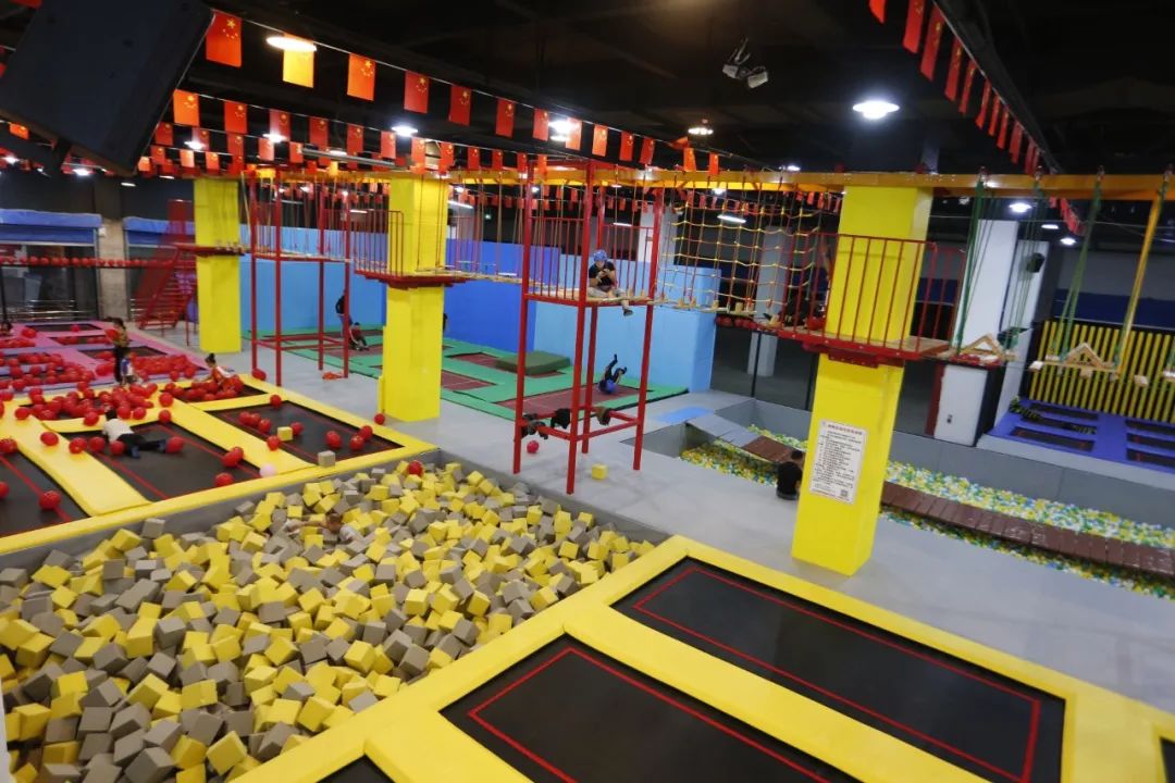 喀什蹦床乐园推荐,喀什鑫锐锋蹦床主题公园