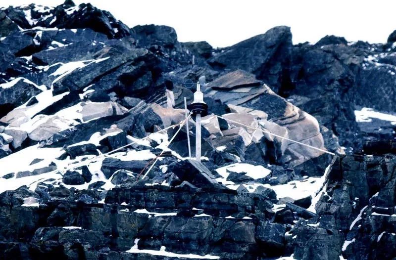 真实的珠峰多少米,真实攀登珠峰第二台阶