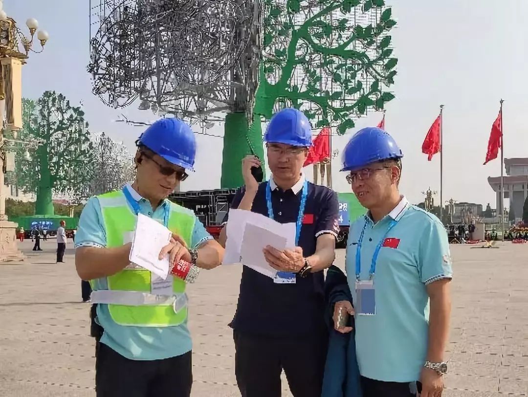 5400㎡的五星红旗创世界纪录！这个英雄团队功不可没！