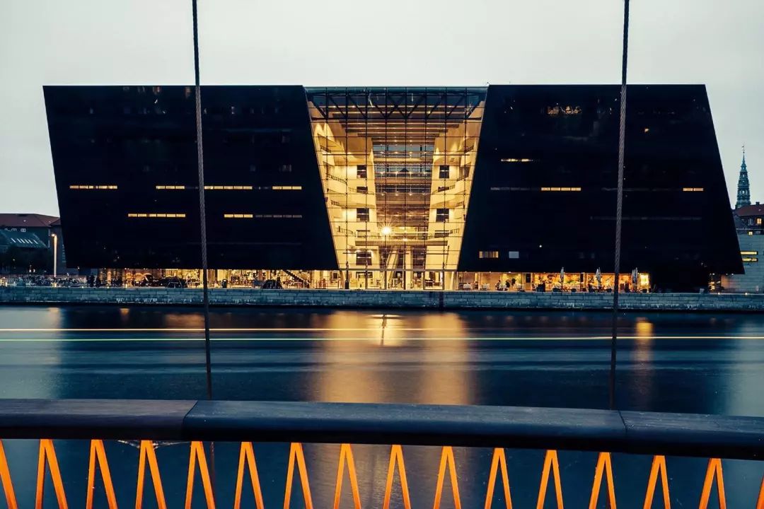 丹麦百年老建筑,丹麦的标志性建筑为什么是美人鱼