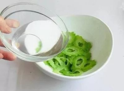 泡水喝除了枸杞还有什么,泡水用干枸杞还是正常枸杞