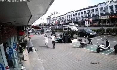 烧烤店起火的正确方法,烧烤店烟囱火灾怎么处理