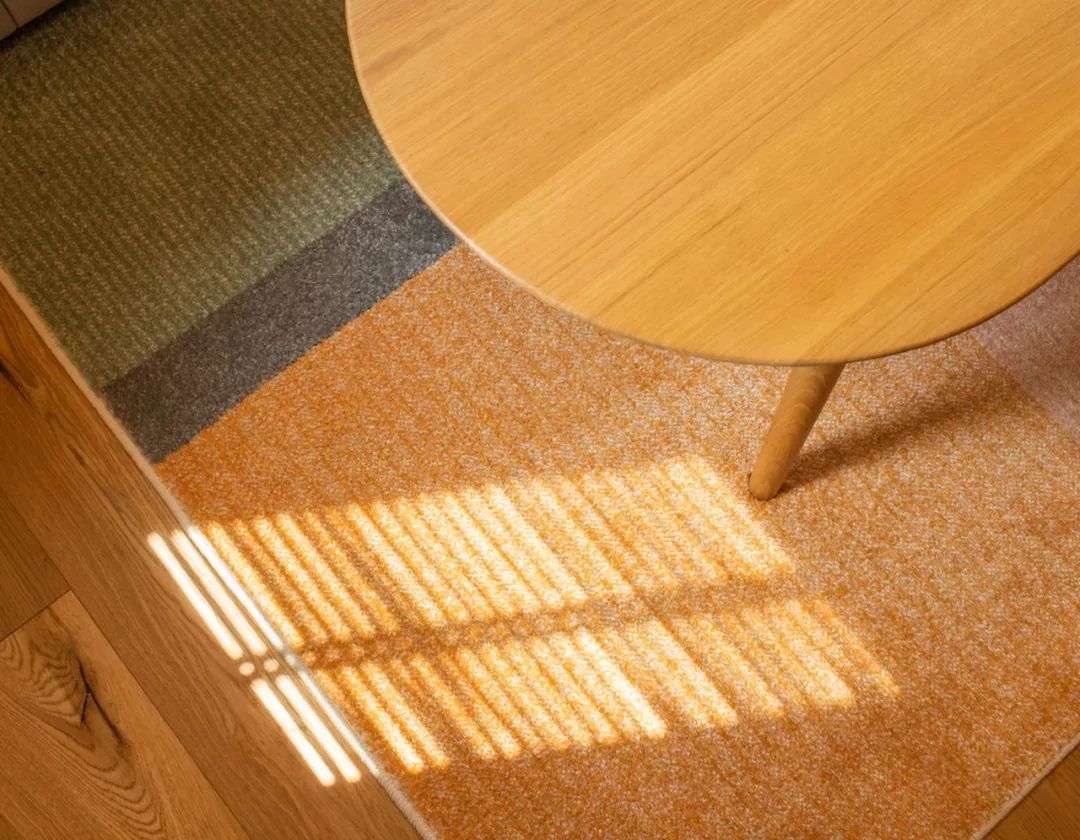 客厅没窗户没有阳光,客厅没有窗户一点采光都没有