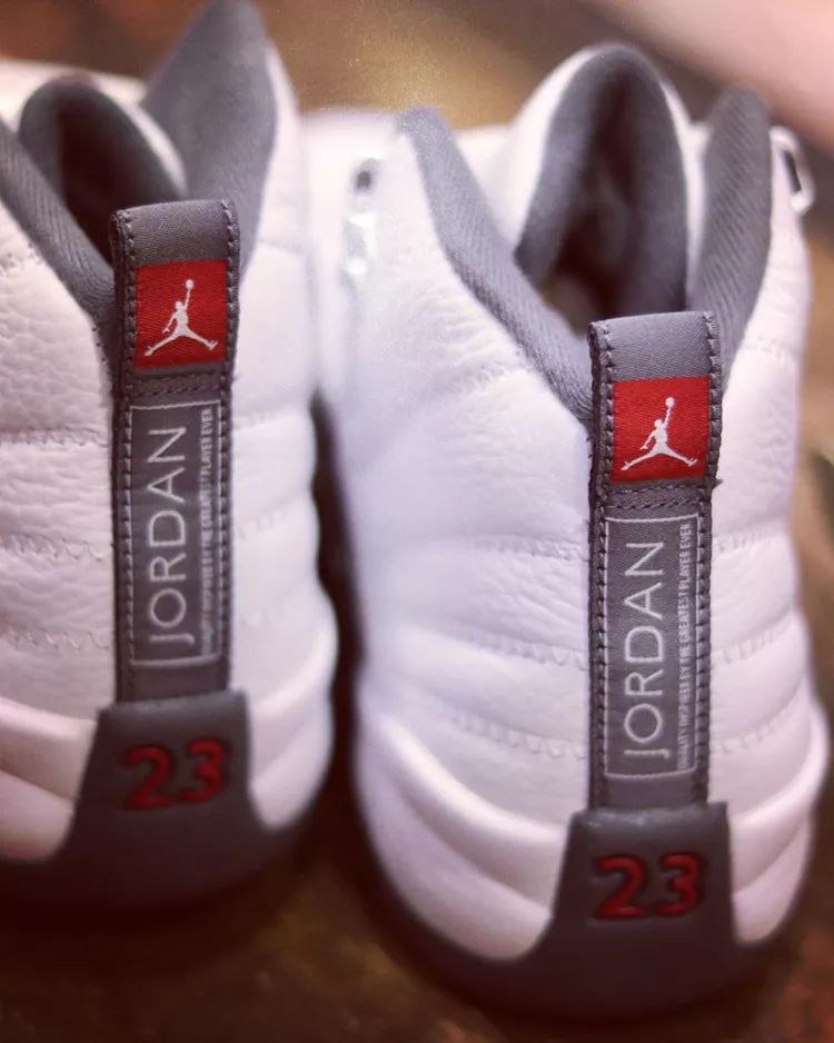 aj11黑红low2017发售,aj1mid万圣节黑红刺绣