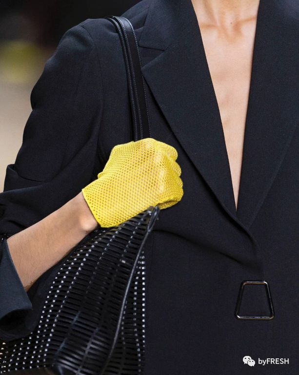 那些福布斯榜单上的女BOSS们，上班都穿什么衣服？