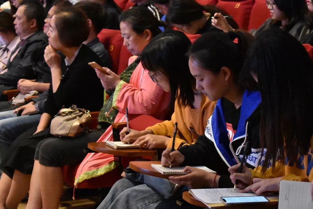 校地合作开启新篇章深度报道,校地共建协同育人