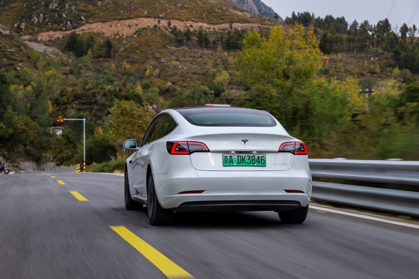 特斯拉秒变游戏厅,哪个软件可以下特斯拉游戏