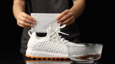 这双运动鞋竟然防水！暴雨大雪都不湿，还巨暖和