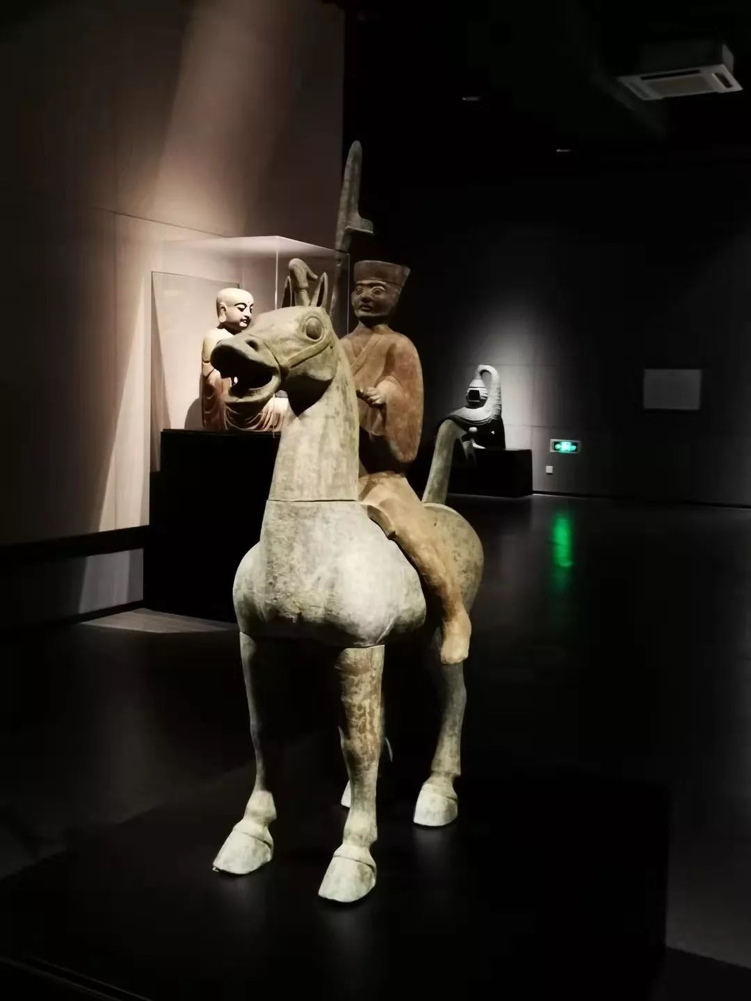 重庆大学前两年博物馆假文物的事,重庆大学赝品博物馆央视