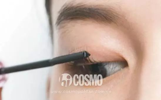 沈梦辰烫睫毛,沈梦辰太阳花睫毛