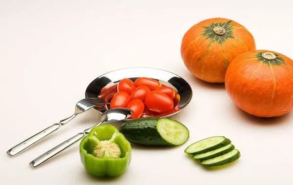 季节过敏结膜炎不能吃什么,秋季过敏性结膜炎怎么治能除根