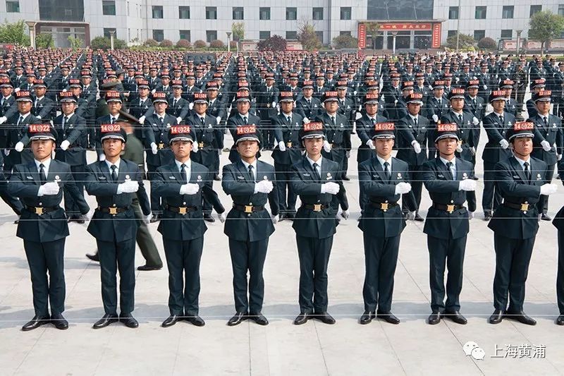 黄浦区人民武装部军事科参谋陈佳仪：“国庆阅兵这一天，我从*安门天**前走过”