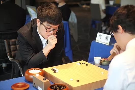 LG杯八强柯洁内战陈耀烨:忘掉荣誉迎接新征程