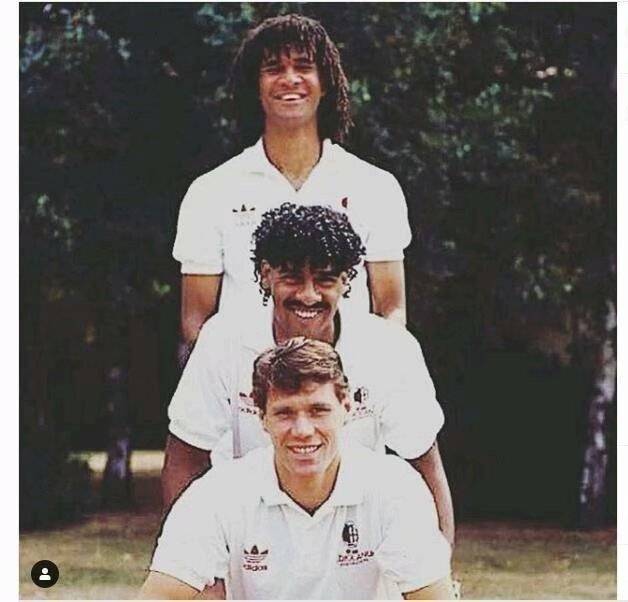 致范-巴斯滕：郁金香的魂，圣西罗的梦，翱翔绿茵的“天鹅王子”