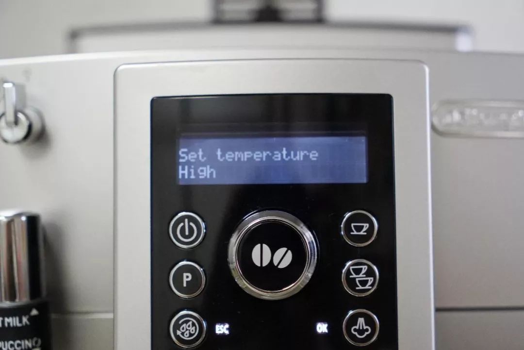 什么牌子的入门意式咖啡机好,德龙一键意式咖啡机推荐